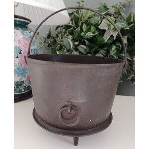 Old Cast Iron Pot Vintage Heavy 3 Footed w/Handle & Ring #8